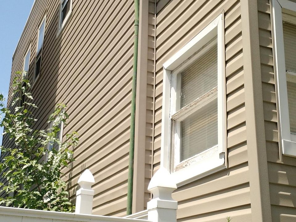2nd image of 215 Fabyan Pl #1