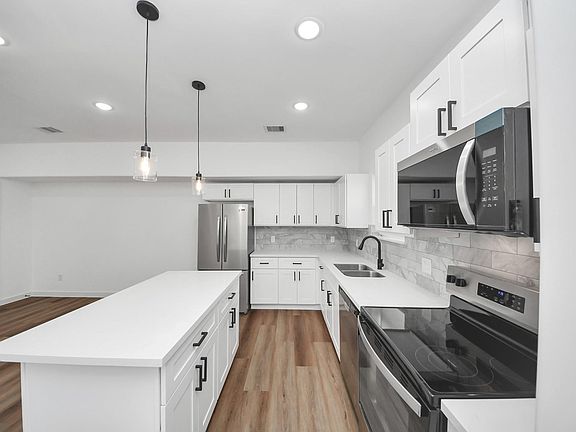 4th image of 8021 Birmingham St #B