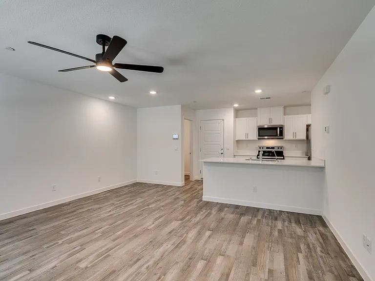 9849 Hidden Pass Ave — Photo 9