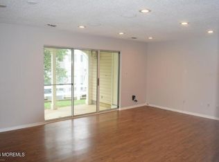 225 Tulip Ln, Freehold, NJ 07728