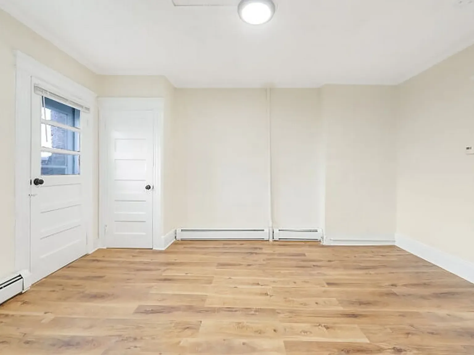 2 bed, 700 sqft, $1,900 — Photo 4