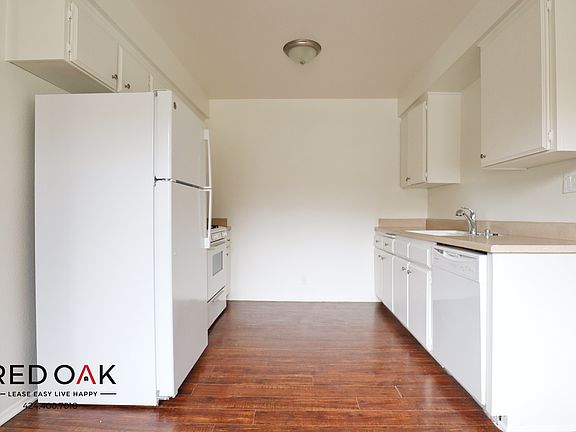 2nd image of 5121 Klump Ave #305
