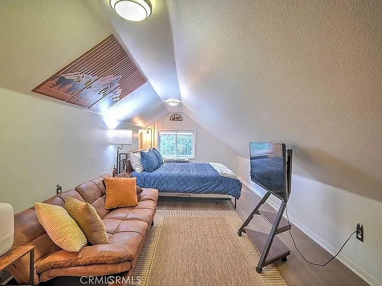 582 Rose Ln — Photo 13