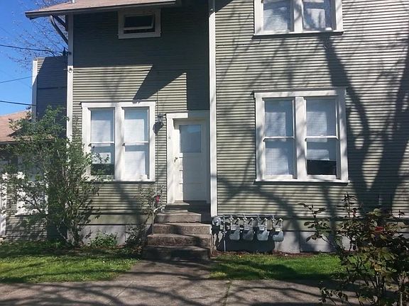 2nd image of 958 SE Pine St #4