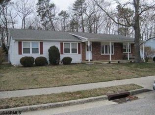 62 Windsor Dr, Egg Harbor Township, NJ 08234