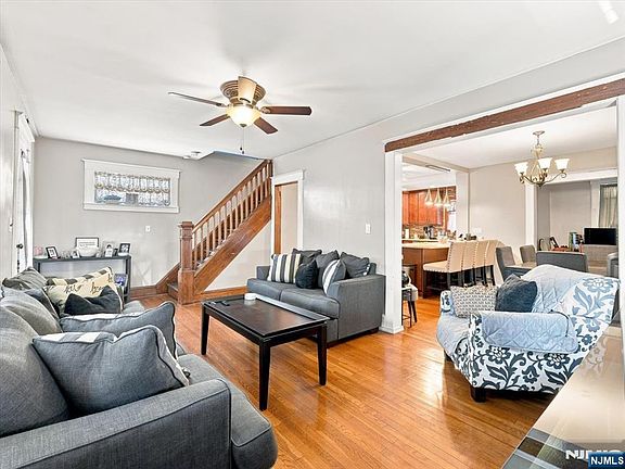 3rd image of 66 Ross Ave