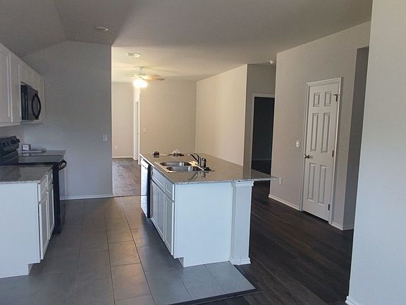 3rd image of 2812 Caretta Ct