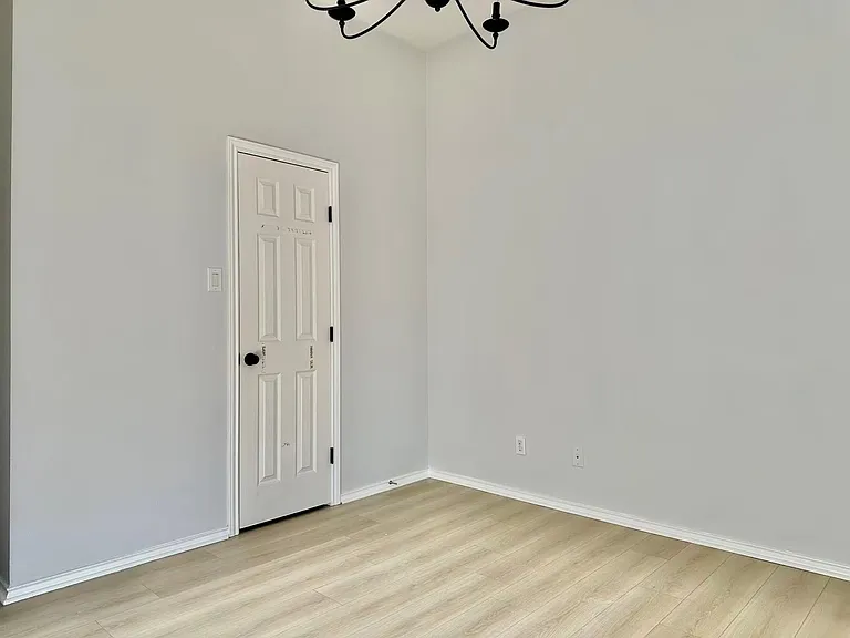 3131 Valley Ct — Photo 21