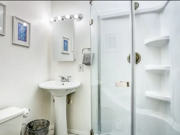 4859 Commonwealth Dr #3, Sarasota, FL 34242