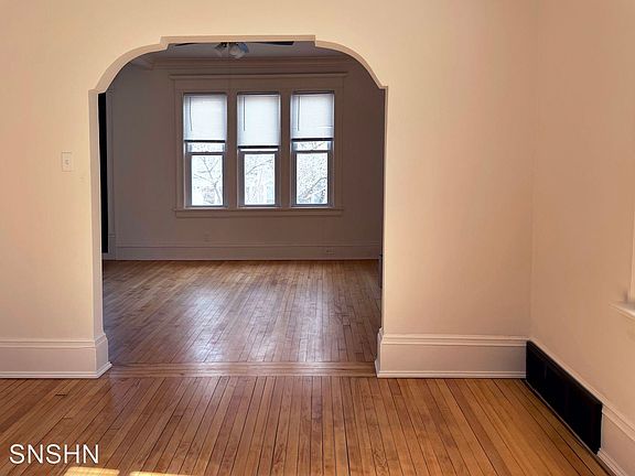 2nd image of 2045 N Hubbard St
