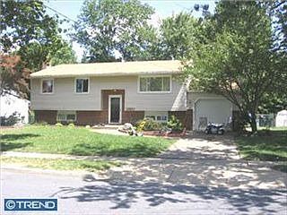 2nd image of 206 Hobart Dr