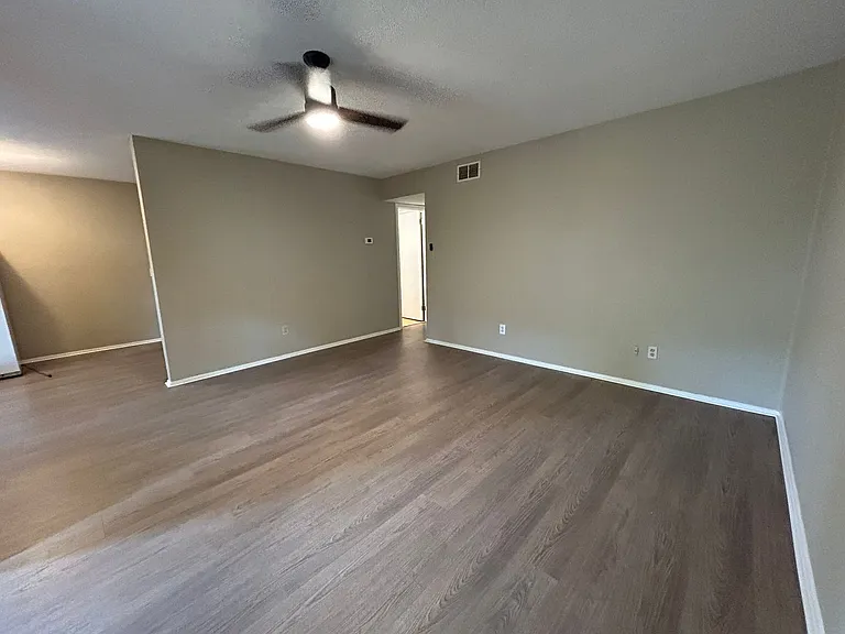 3830 D Country Club Rd — Photo 8
