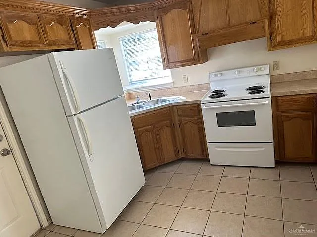 3809 Sarah Evans St — Photo 2