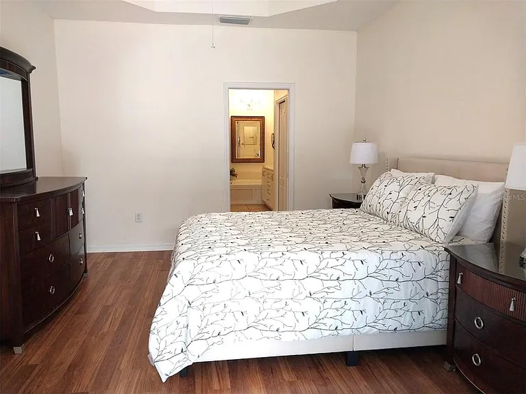 5641 Hidden Oak Ct — Photo 9