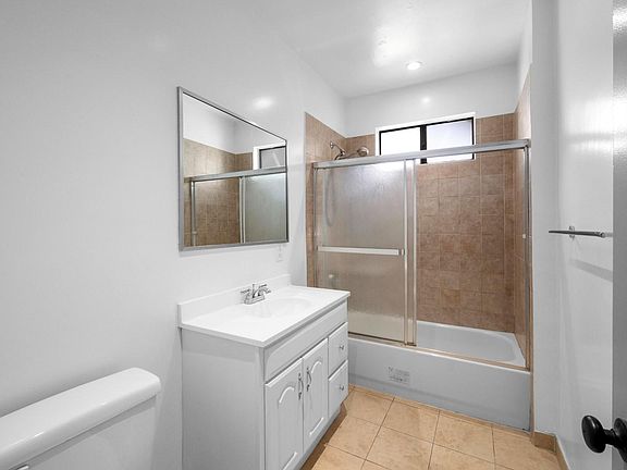 4th image of 9920 Robbins Dr #9920