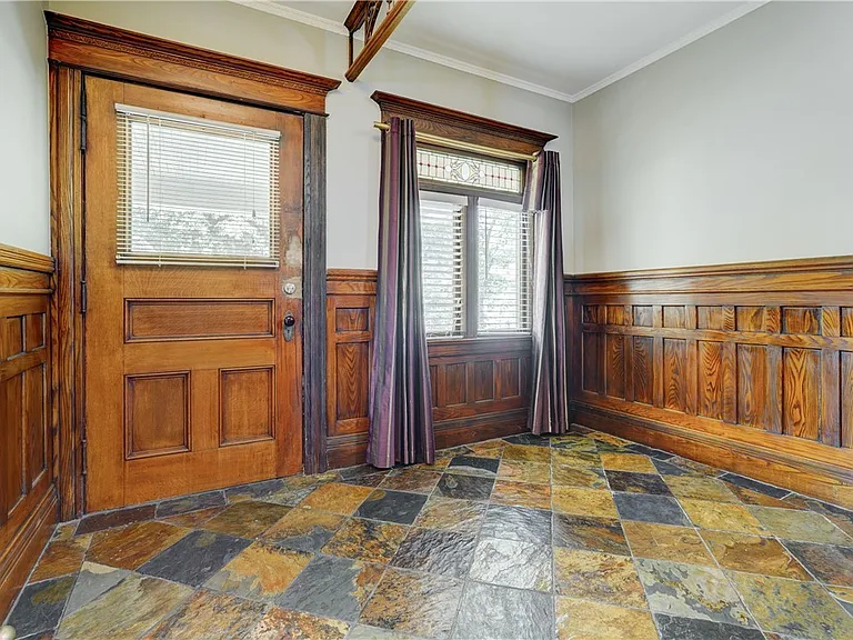 31 Birch Cres — Photo 3
