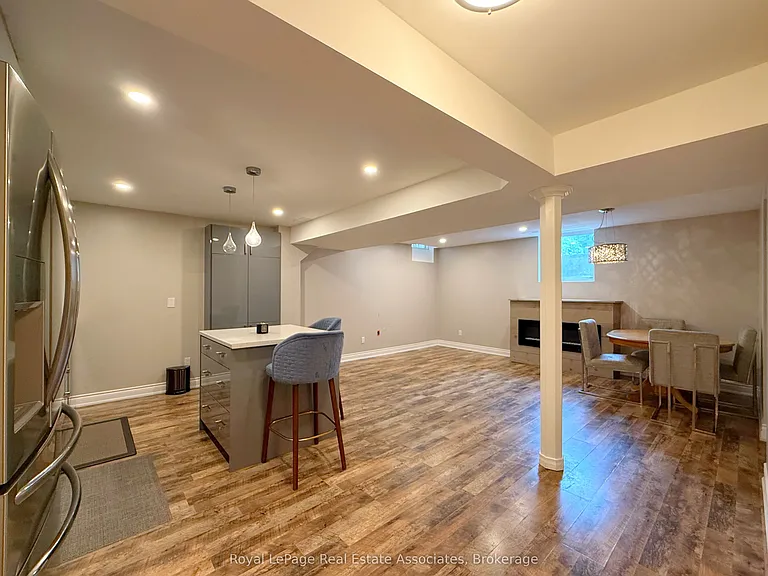 51 Sorbonne Dr — Photo 2