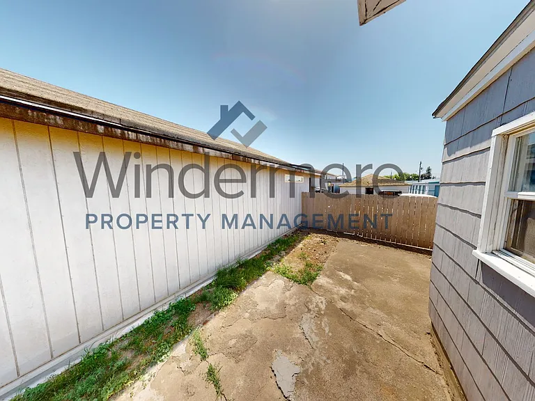 1736 Portland Ave — Photo 10