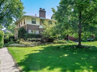 1319 Chestnut Ave, Wilmette, IL 60091