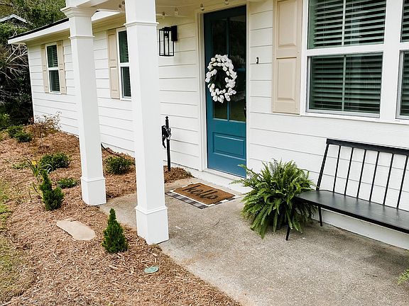 3rd image of 233 Woodglen Dr