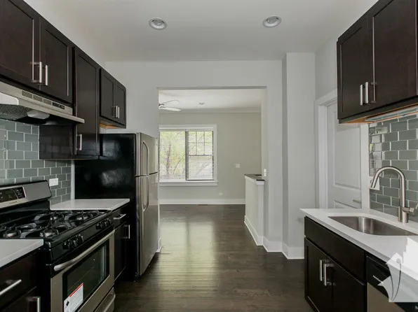 1952 W Nelson St APT 1, Chicago, IL 60657