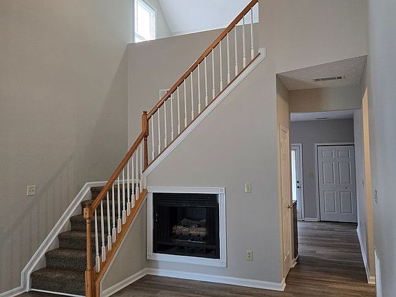 2nd image of 2168 Market Garden Ln