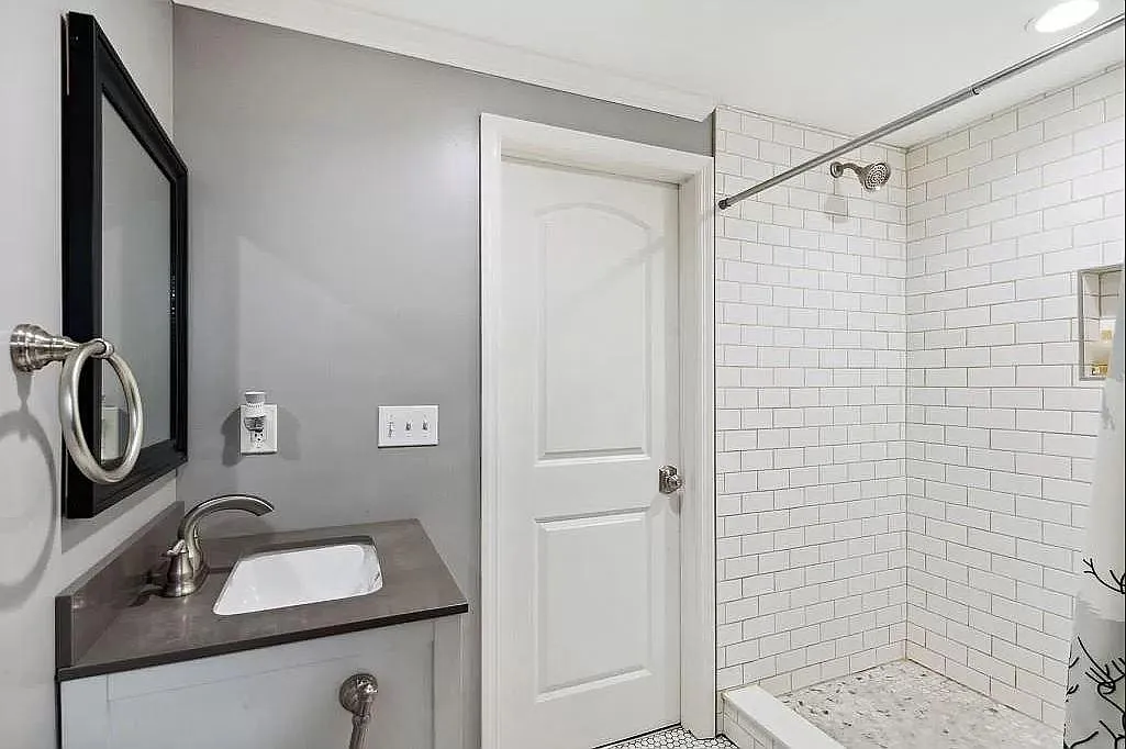 Studio, 600 sqft, $1,500 — Photo 2