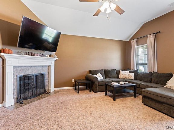 5th image of 403 Buena Vista Way