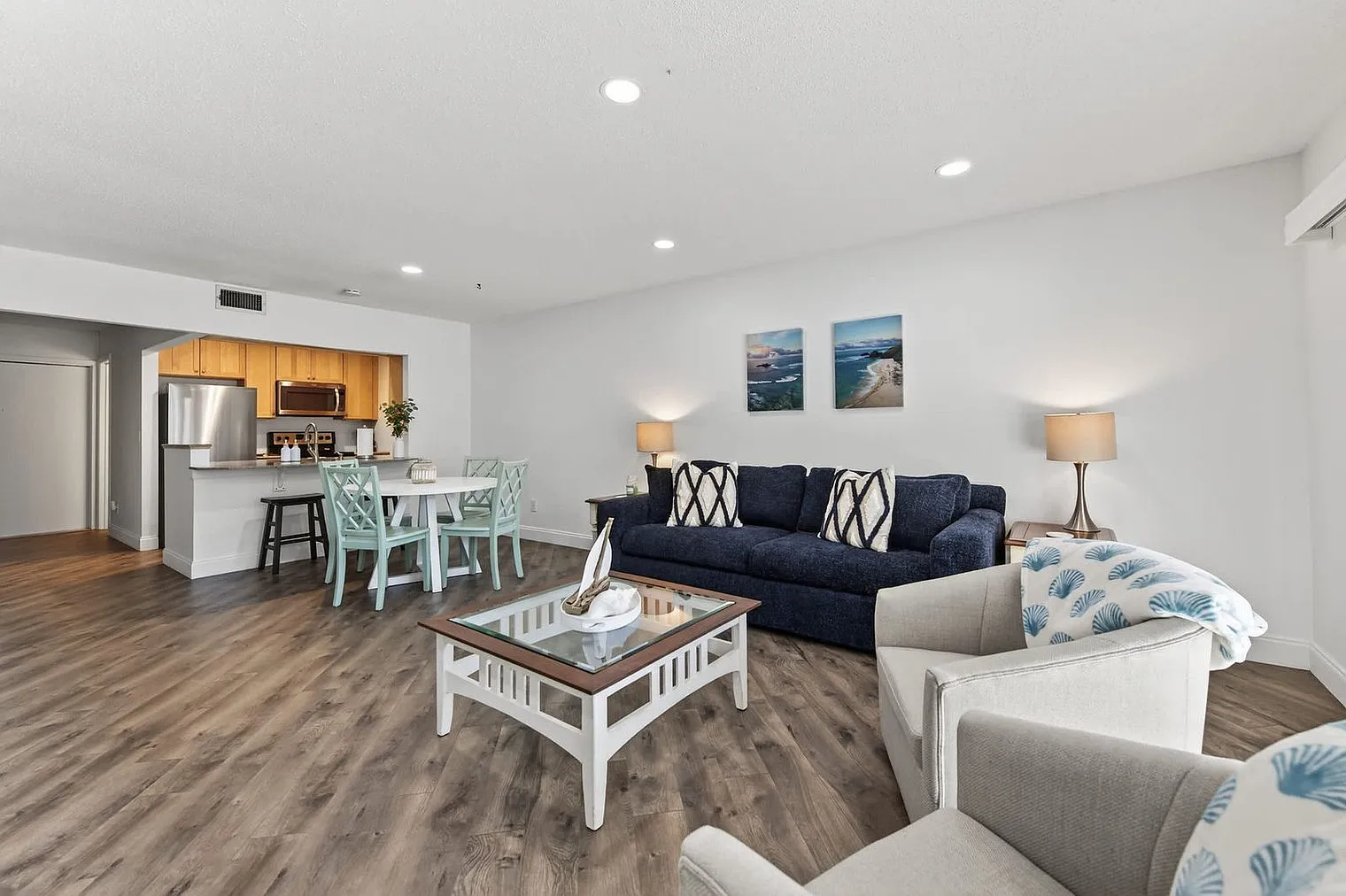 2 bed, 2.0 bath, 1184 sqft, $2,990 — Photo 2