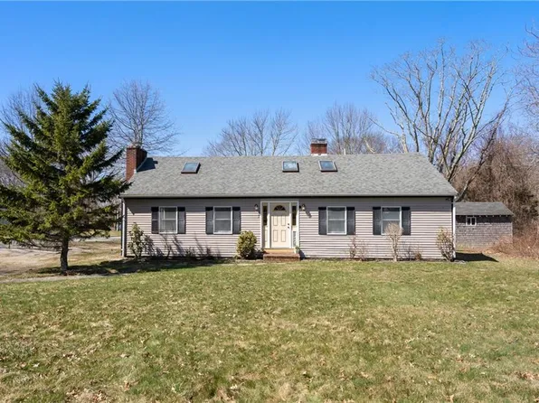 822 Meridian St, Fall River, MA 02720