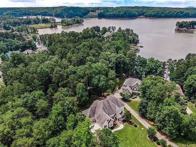 1st image of 3233 Ashwood Park Dr