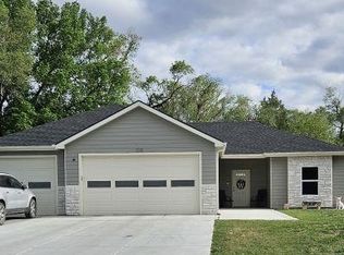 218 E 4th St, Solomon, KS 67480