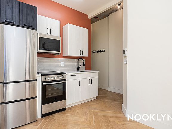 2nd image of 195 Humboldt St #2F
