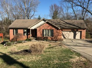1035 Rollingwood Ln, Goshen, KY 40026