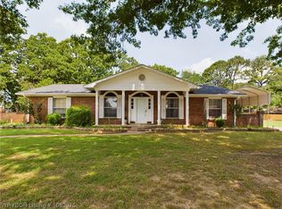 1703 E Edmondson Dr, Sallisaw, OK 74955