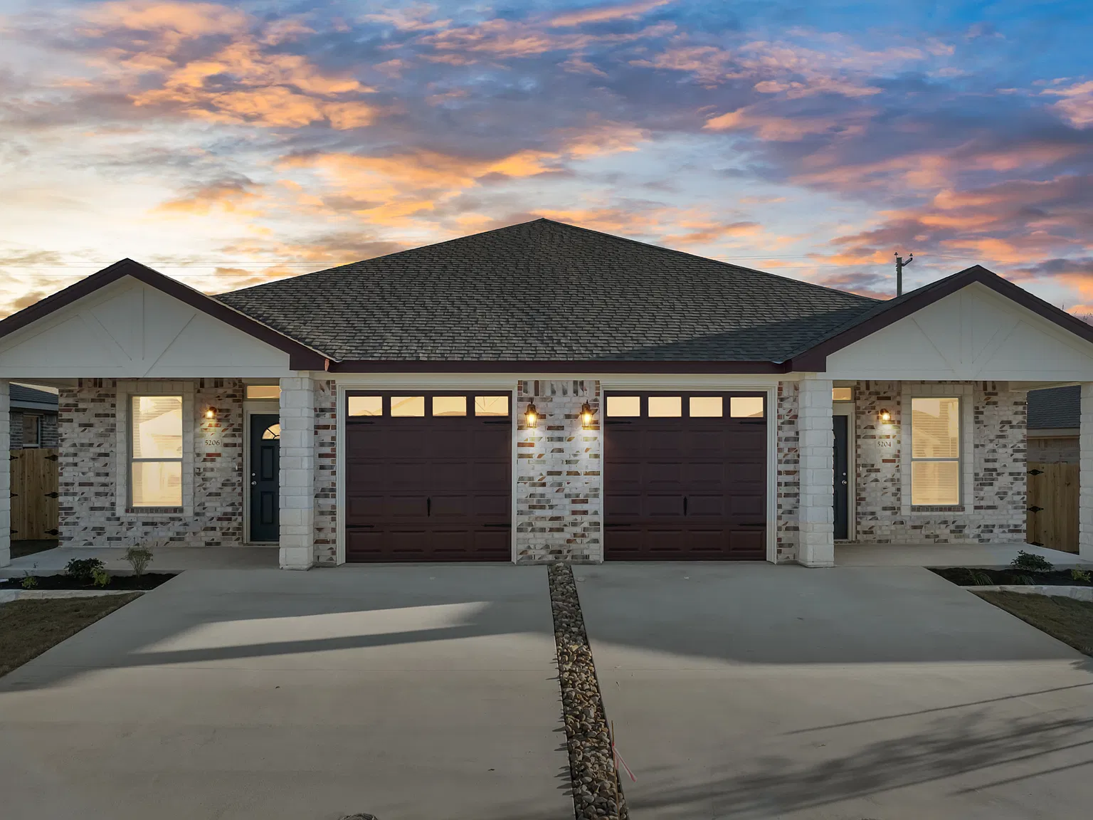5206 Rose Garden Loop - 1 — Photo 1