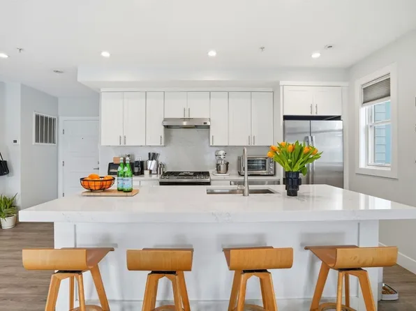 151 Hancock St #7, Quincy, MA 02171