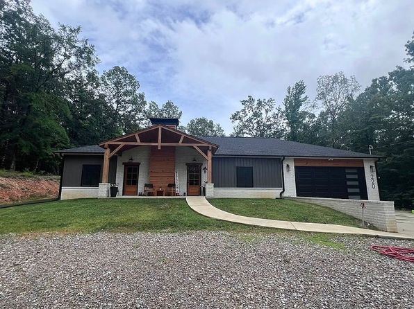 220 Huntington Ter