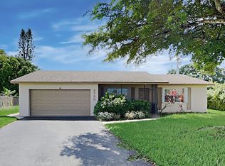 9380 Richmond Cir, Boca Raton, FL 33434