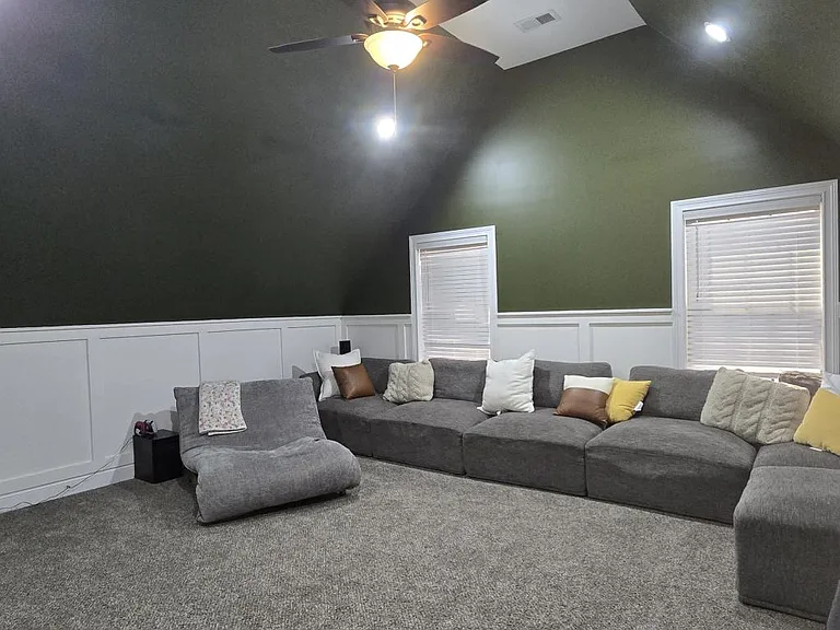 425 Veronica Ct — Photo 38