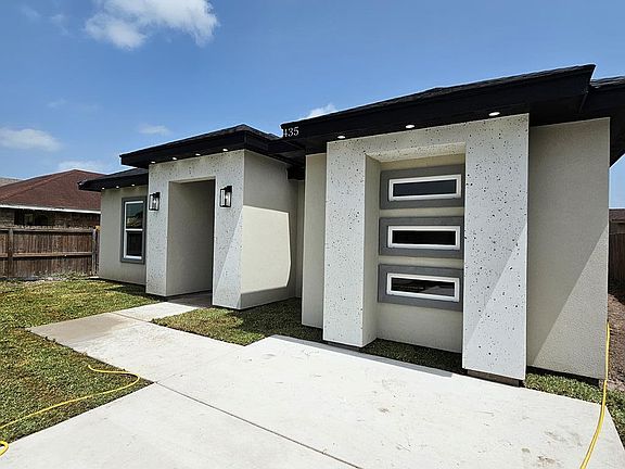 3rd image of 435 Platano Ln