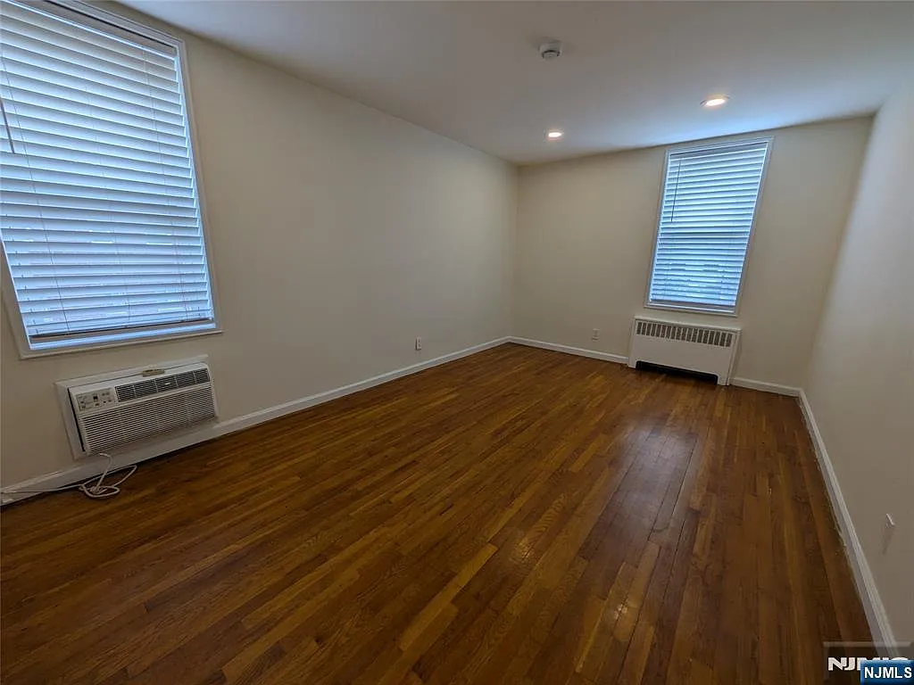 1 bed, 1.0 bath, $2,300 — Photo 4