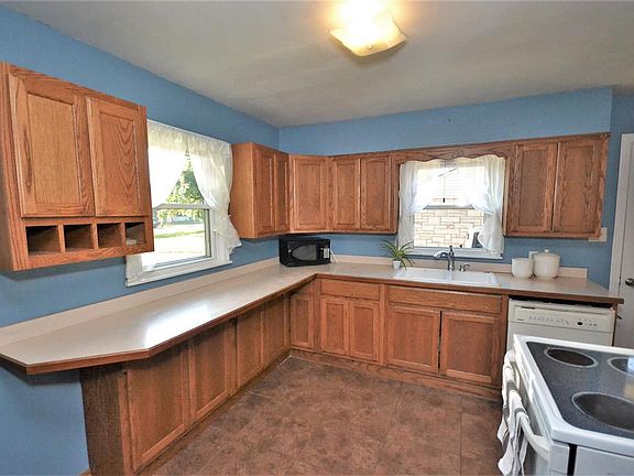 4th image of 2805 N Halstead St