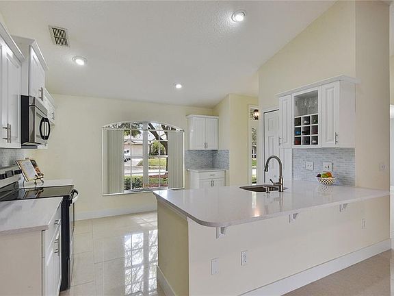 4th image of 48 Pleasant Hill Dr