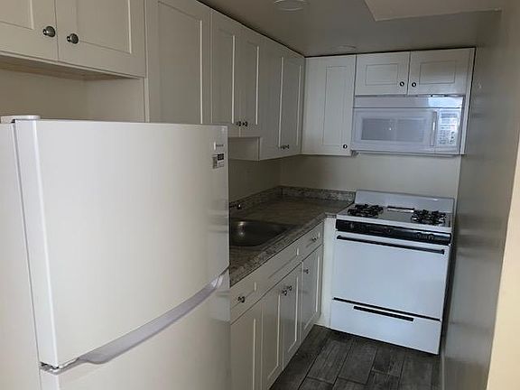4th image of 929 Lombard St #933