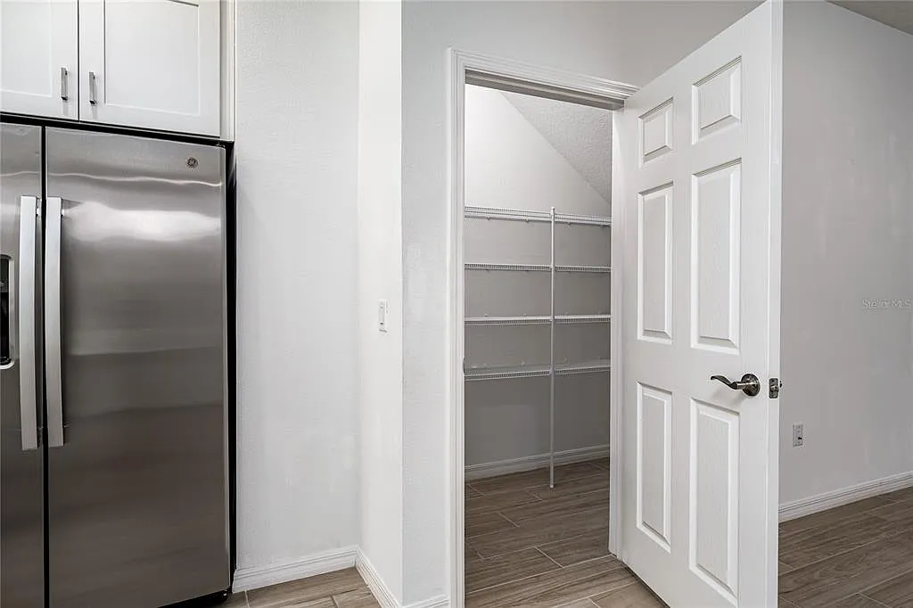3 bed, 2.5 bath, 1853 sqft, $2,450 — Photo 4