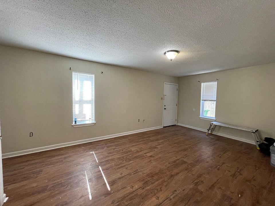 1st image of 3409 Kent Ave #1