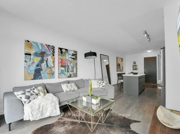 105 The Queensway #1414, Toronto, ON M6S 5B5