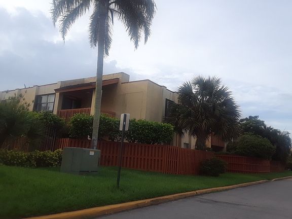 3rd image of 8877 Fontainebleau Blvd APT 106