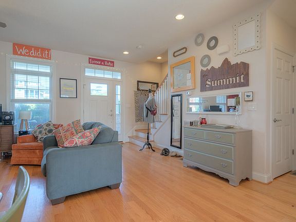5th image of 602 Prospect St